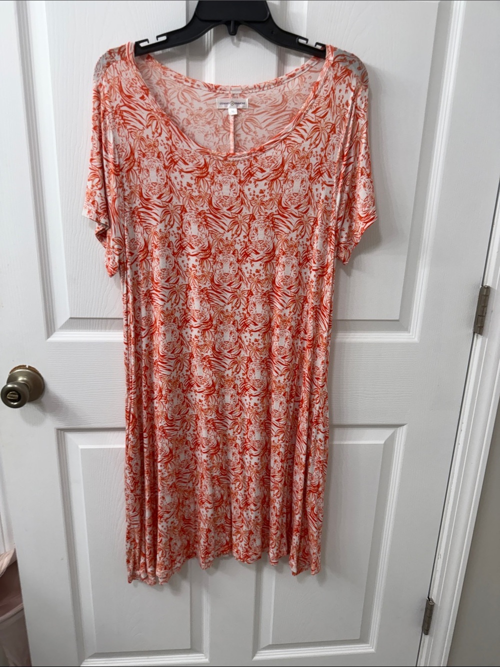 Floral-Print Short-Sleeve Midi Dress in Coral White